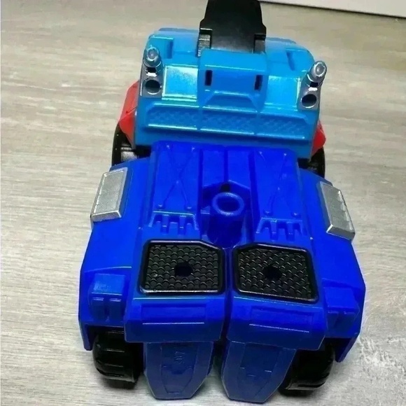 OPTIMUS PRIME Playskool Heroes Transformers Rescue Bots Rescan 2017 - Picture 10 of 10